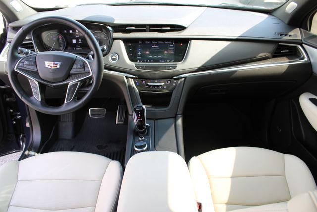 2025 Cadillac XT5 AWD Sport