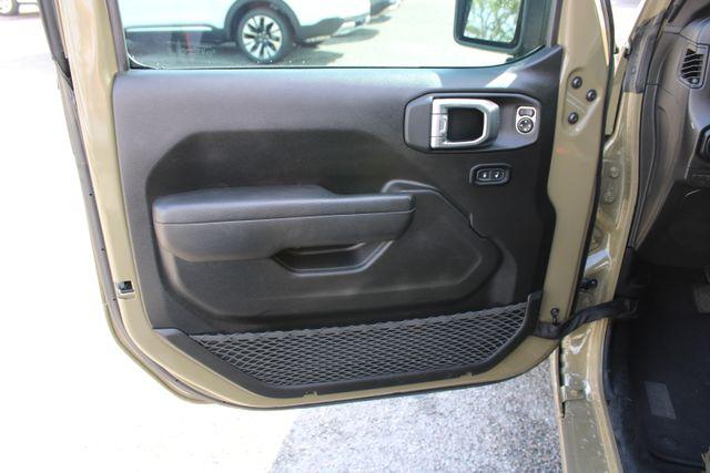 2025 Jeep Wrangler 4-Door Summit 4x4