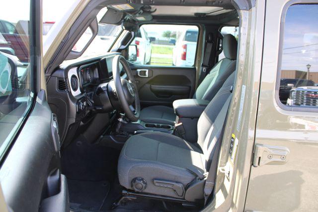 2025 Jeep Wrangler 4-Door Summit 4x4