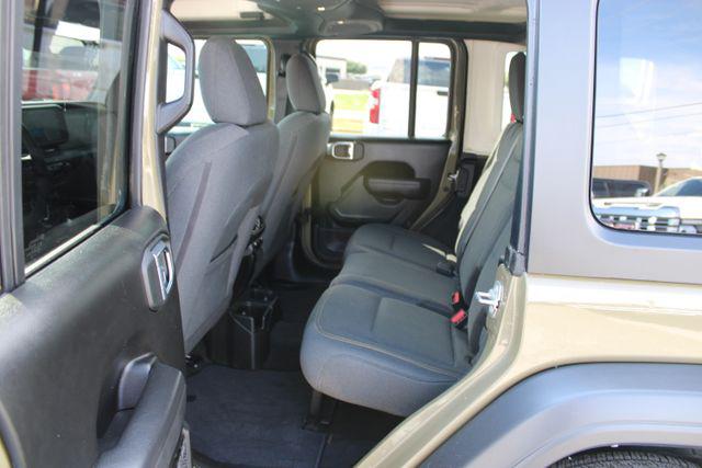 2025 Jeep Wrangler 4-Door Summit 4x4