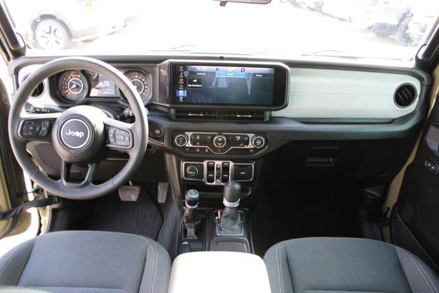 2025 Jeep Wrangler 4-Door Summit 4x4