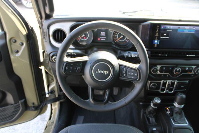 2025 Jeep Wrangler 4-Door Summit 4x4