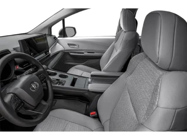 2025 Toyota Sienna LE