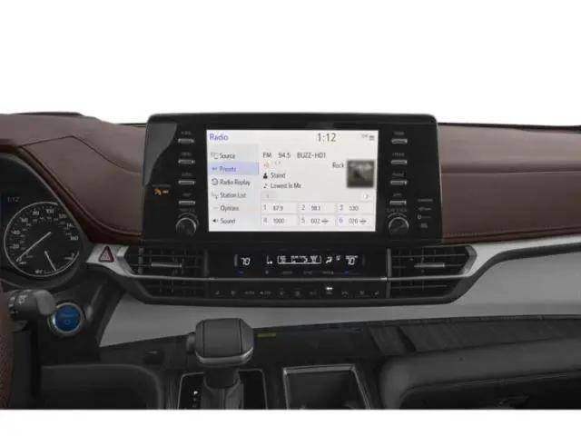 2025 Toyota Sienna Platinum