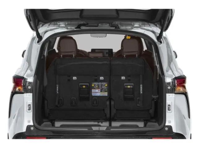 2025 Toyota Sienna Platinum