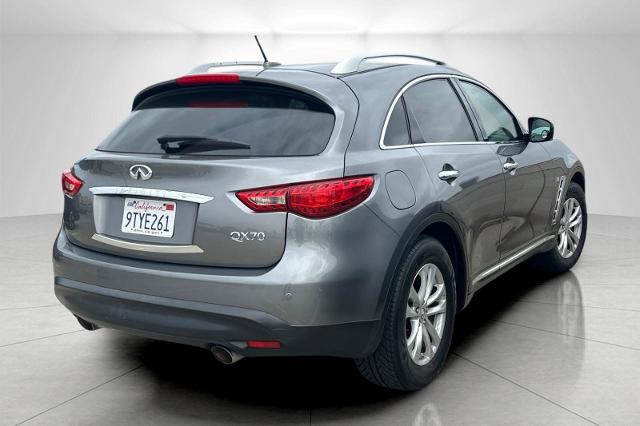 2016 INFINITI QX70 Base