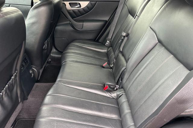 2016 INFINITI QX70 Base