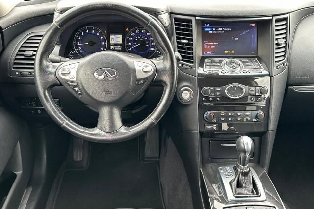 2016 INFINITI QX70 Base