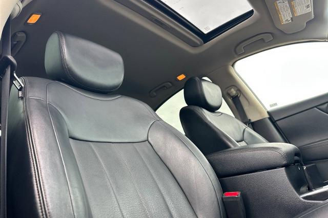 2016 INFINITI QX70 Base