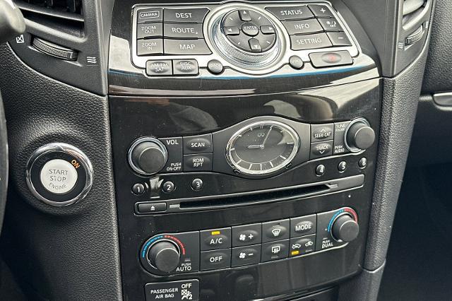 2016 INFINITI QX70 Base