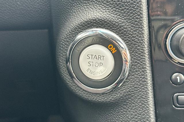 2016 INFINITI QX70 Base