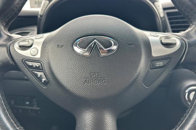 2016 INFINITI QX70 Base