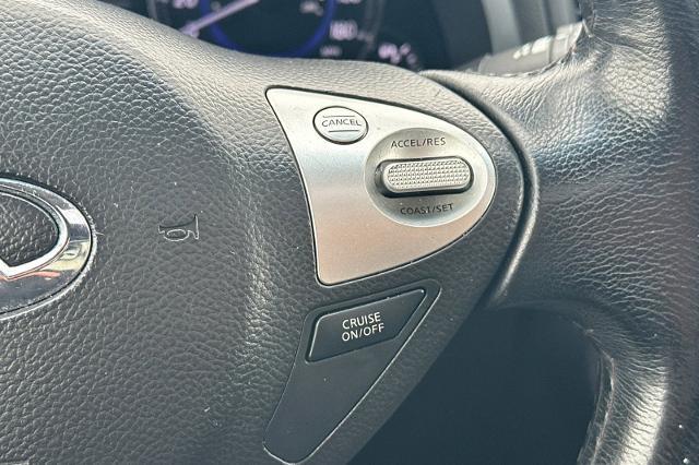 2016 INFINITI QX70 Base