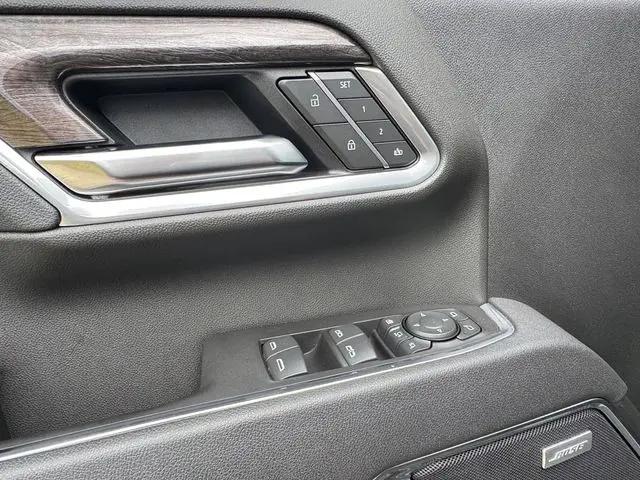 2025 Chevrolet Silverado 2500HD 4WD Crew Cab Standard Bed LTZ