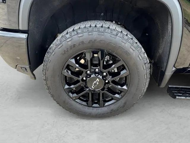2025 Chevrolet Silverado 2500HD 4WD Crew Cab Standard Bed LTZ