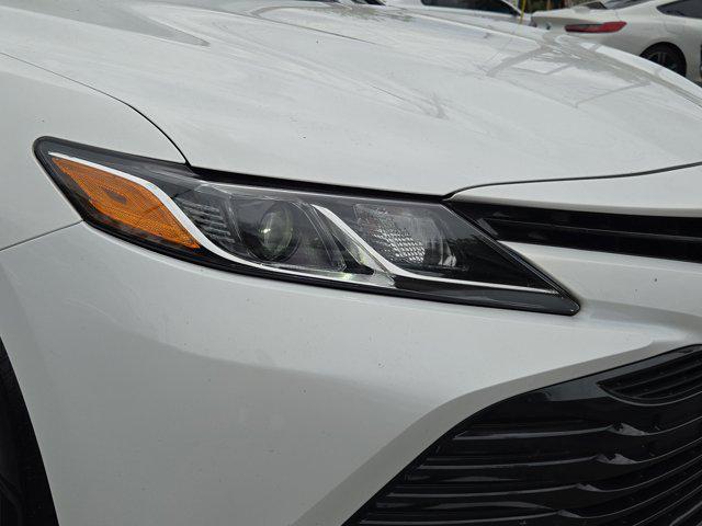 2020 Toyota Camry LE Hybrid