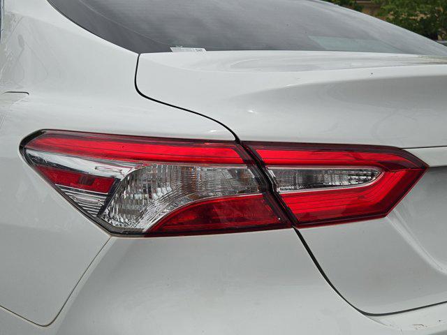 2020 Toyota Camry LE Hybrid