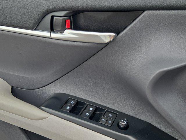 2020 Toyota Camry LE Hybrid