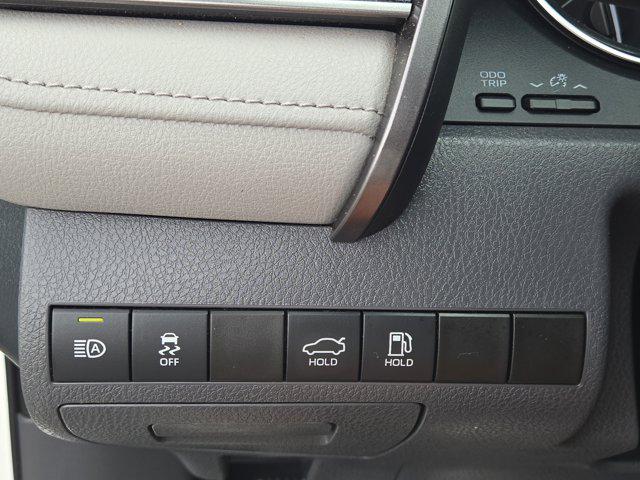 2020 Toyota Camry LE Hybrid