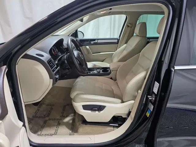 2011 Volkswagen Touareg VR6 Sport