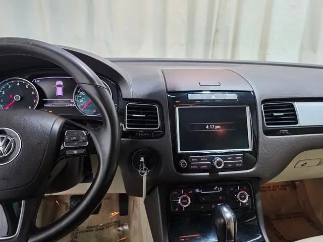 2011 Volkswagen Touareg VR6 Sport