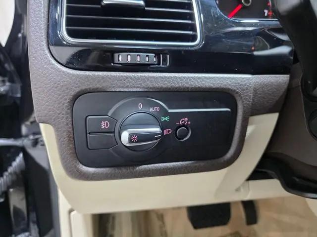 2011 Volkswagen Touareg VR6 Sport