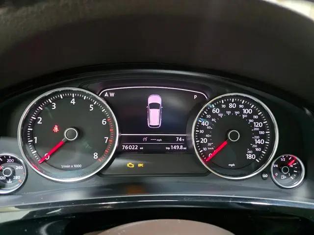2011 Volkswagen Touareg VR6 Sport