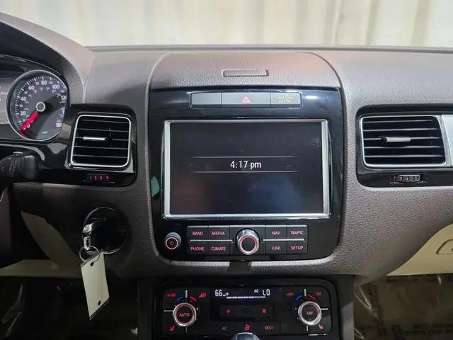 2011 Volkswagen Touareg VR6 Sport