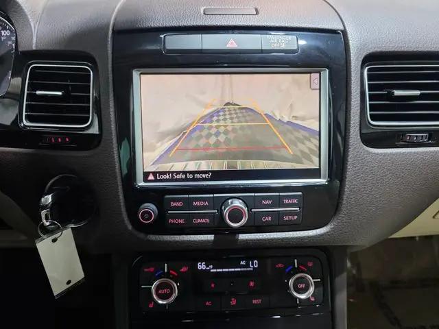 2011 Volkswagen Touareg VR6 Sport