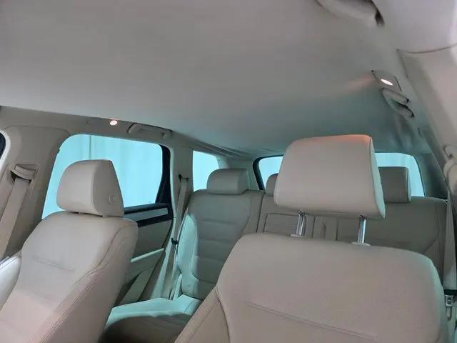 2011 Volkswagen Touareg VR6 Sport
