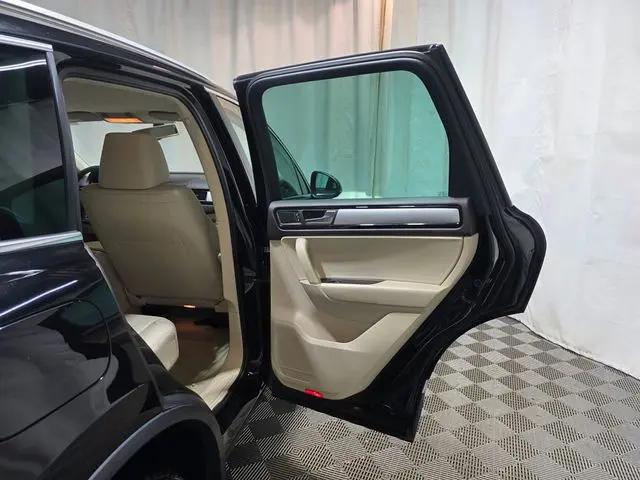 2011 Volkswagen Touareg VR6 Sport