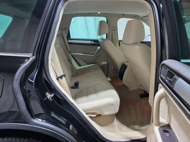 2011 Volkswagen Touareg VR6 Sport