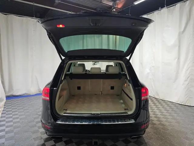 2011 Volkswagen Touareg VR6 Sport