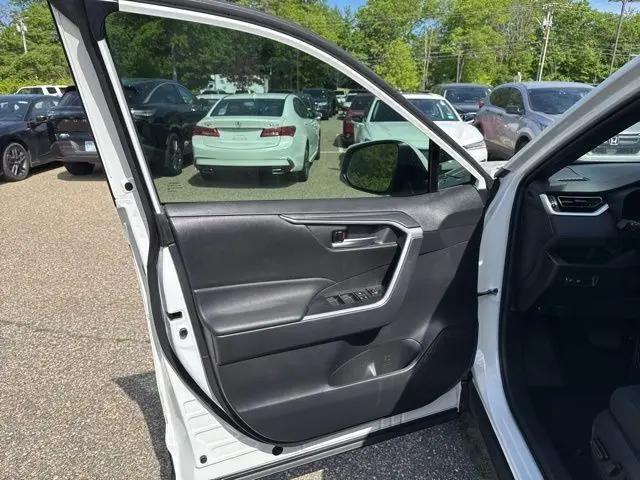 2024 Toyota RAV4 Hybrid SE