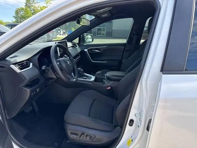 2024 Toyota RAV4 Hybrid SE
