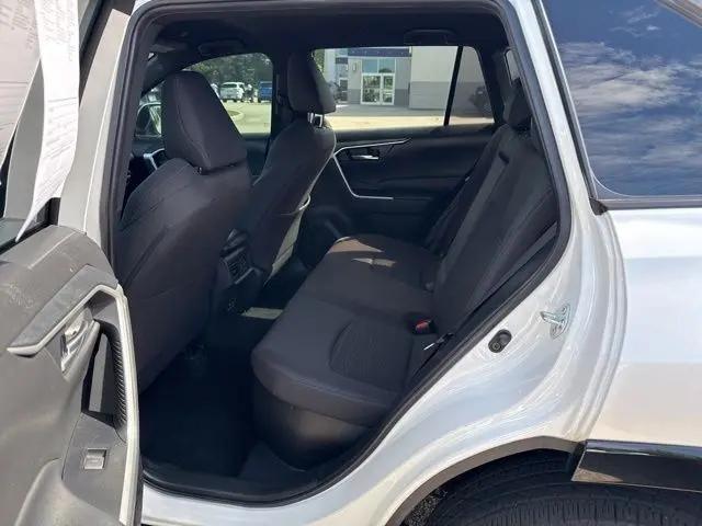2024 Toyota RAV4 Hybrid SE