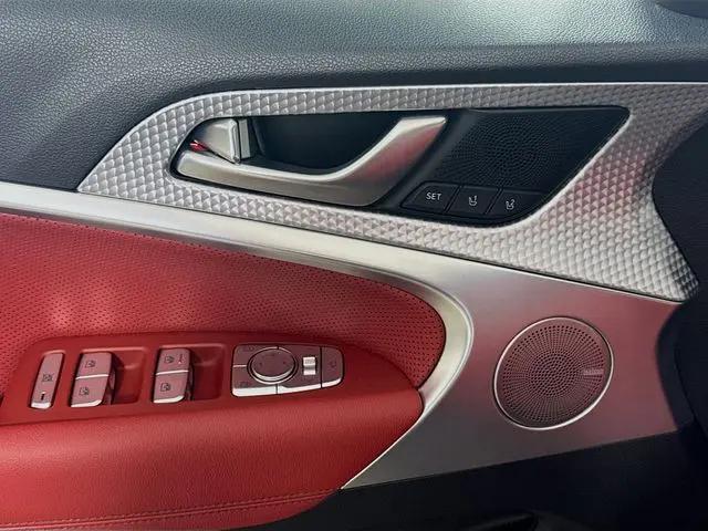 2023 Genesis G70 2.0T AWD