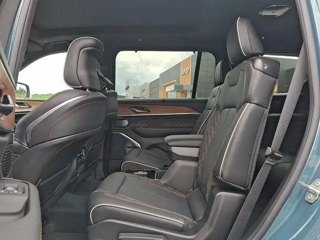 2026 Jeep Grand Cherokee L Summit 4x4