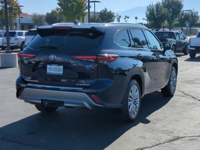 2026 Toyota Highlander Hybrid Platinum