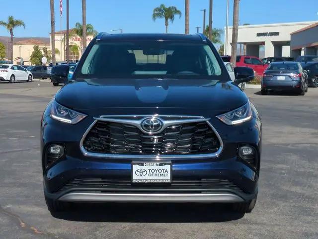 2026 Toyota Highlander Hybrid Platinum
