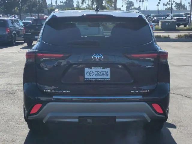 2026 Toyota Highlander Hybrid Platinum