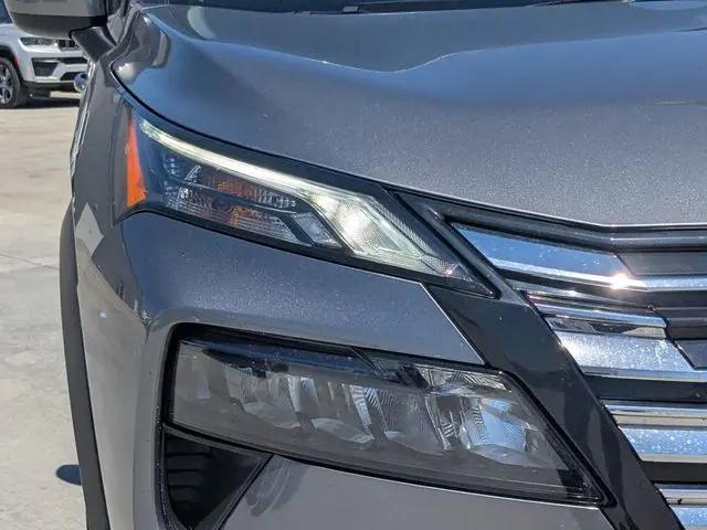 2025 Nissan Rogue SV FWD
