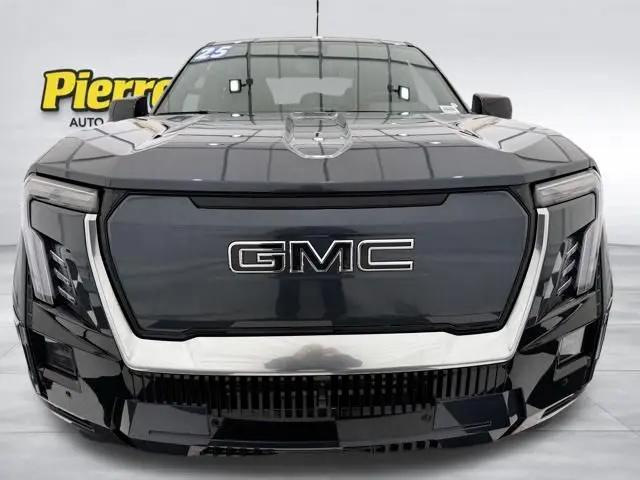2025 GMC Sierra Max Range Denali
