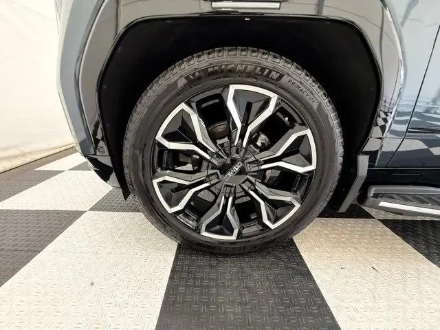 2025 GMC Sierra Max Range Denali