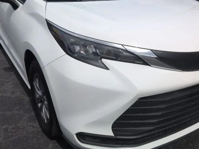 2024 Toyota Sienna LE