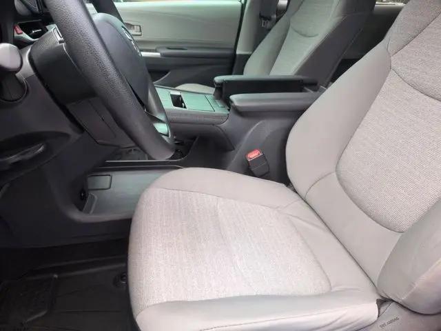 2024 Toyota Sienna LE