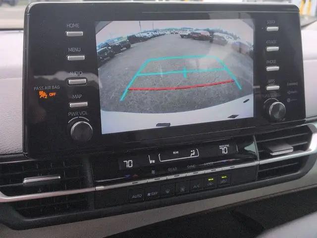 2024 Toyota Sienna LE