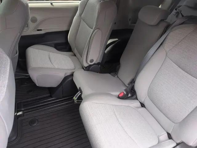 2024 Toyota Sienna LE