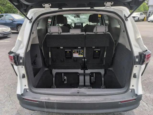 2024 Toyota Sienna LE