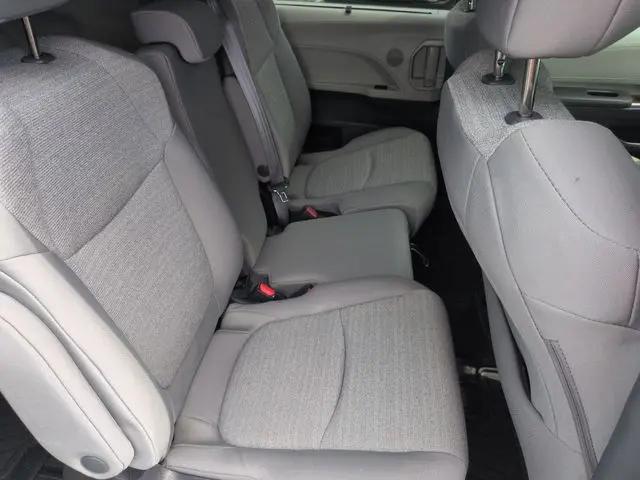 2024 Toyota Sienna LE